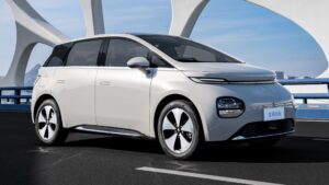 GM Baojun Cloud EV