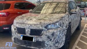Peugeot 2008 flagra