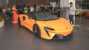 McLaren Artura Spider