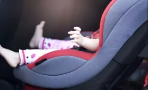 Crianças na cadeirinha