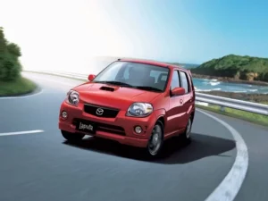 carros com nomes polêmicos Mazda Laputa