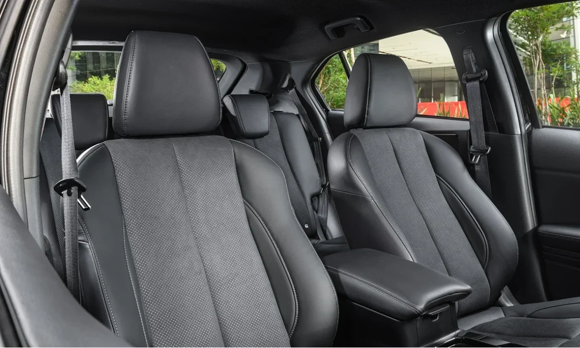 Mitsubishi Eclipse Cross 2027 1