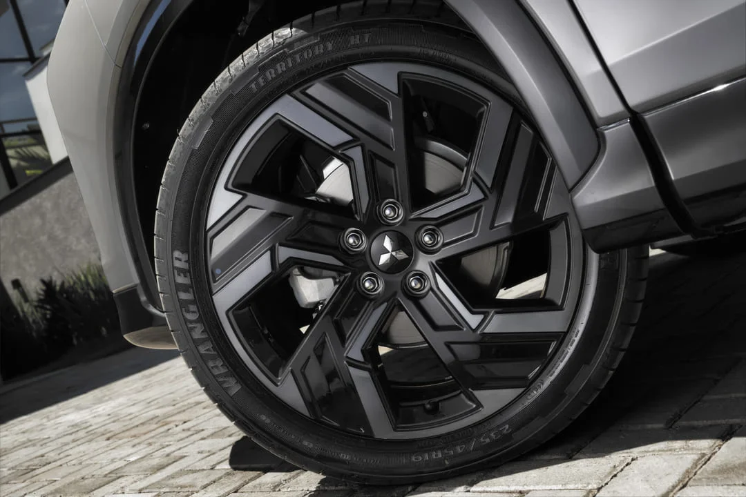 Mitsubishi Eclipse Cross 2027 10