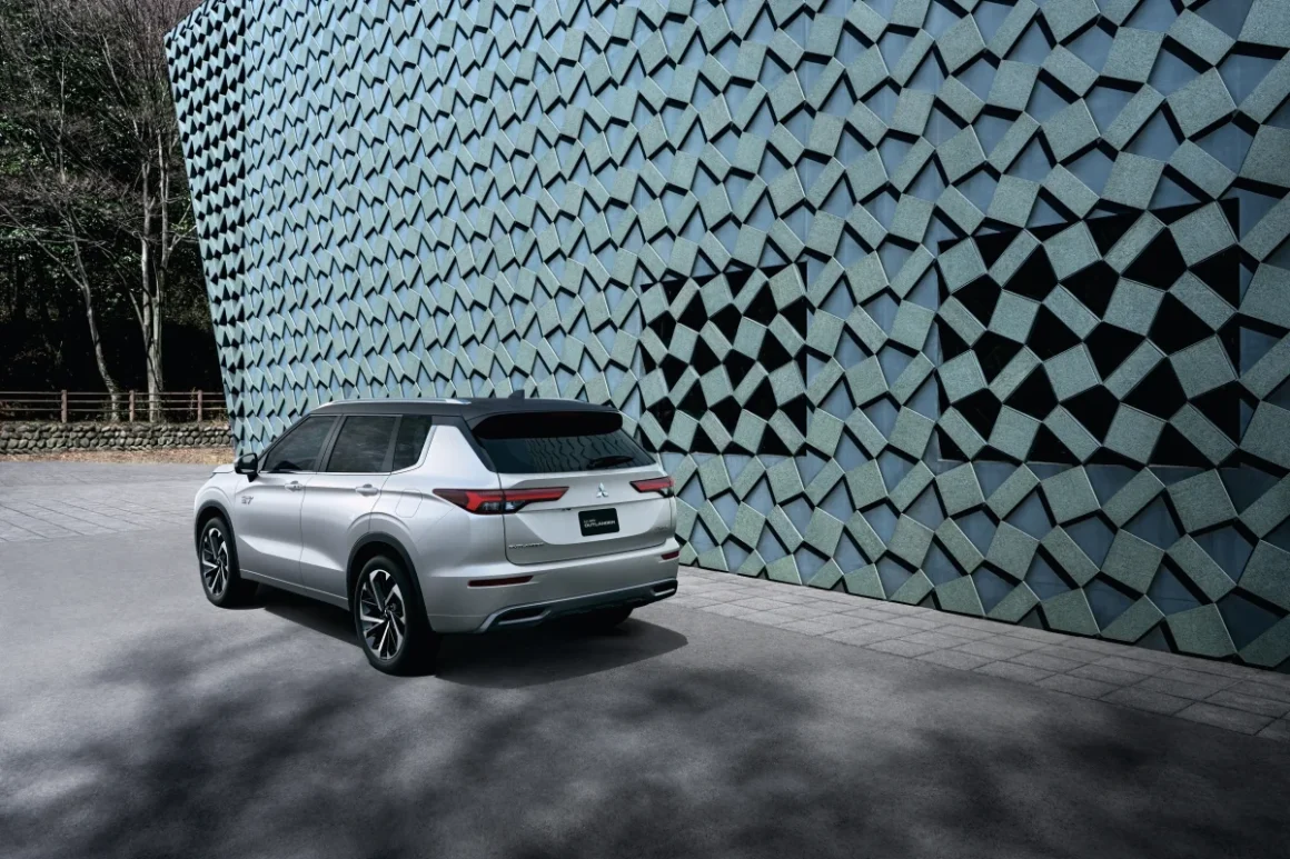 Mitsubishi Outlander  HPE-S PHEV  7
